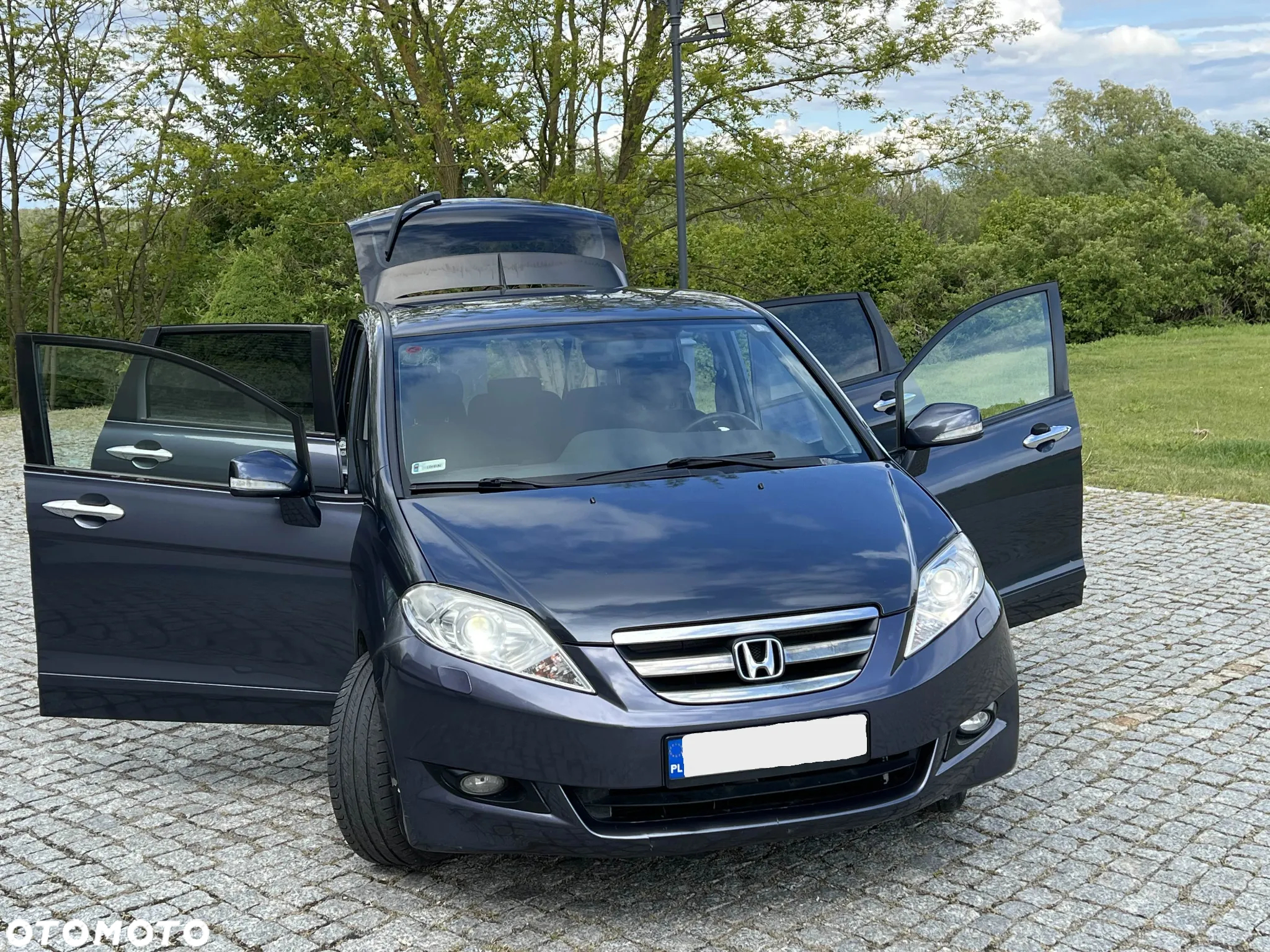 Honda FR-V - 10