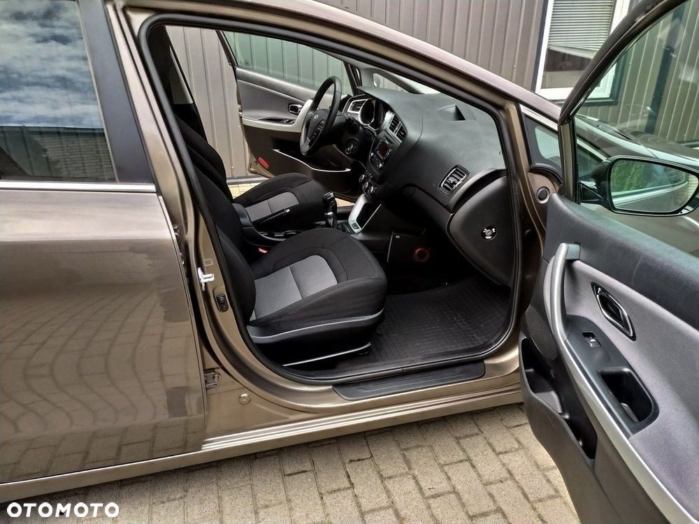Kia Ceed 1.6 GDI Dream Team Edition - 25