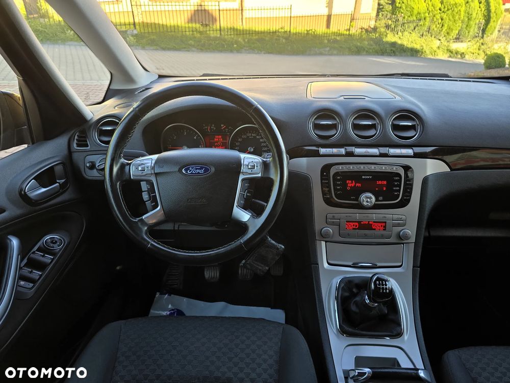 Ford Galaxy 2.0 TDCi DPF Ghia - 25