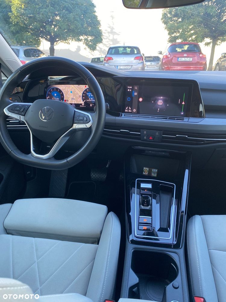 Volkswagen Golf - 10