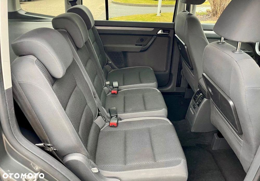 Volkswagen Touran 2.0 TDI DSG Highline - 39