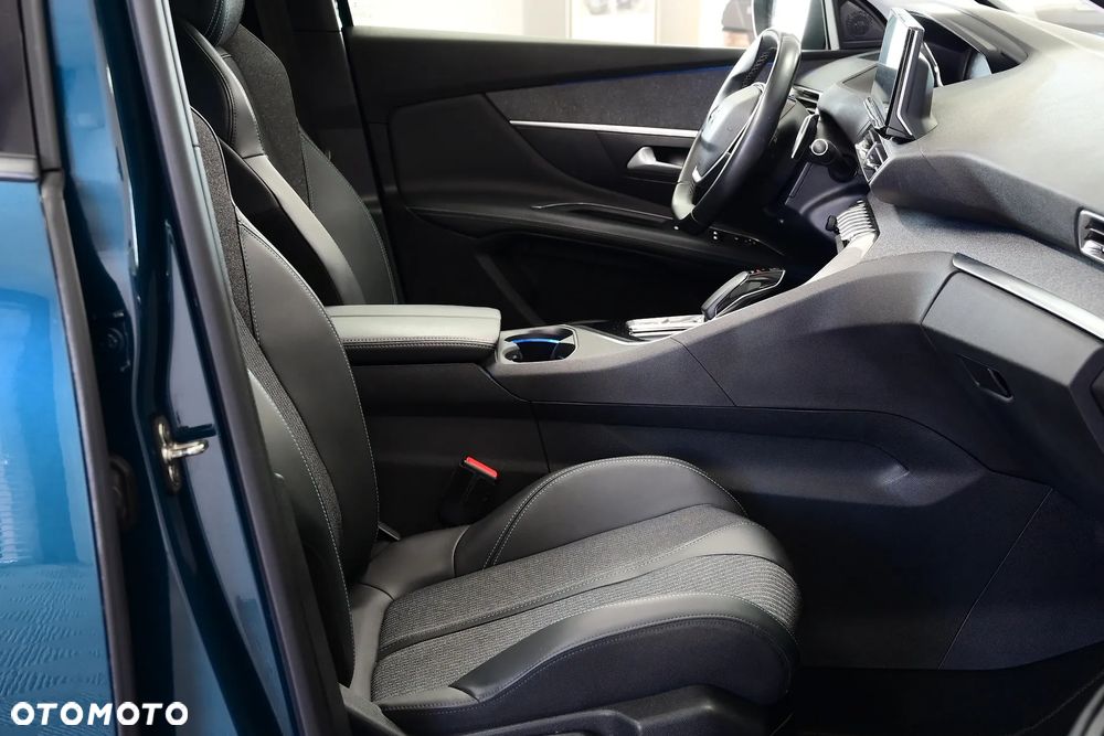 Peugeot 3008 1.6 PureTech Hybrid PHEV Allure S&S EAT8 - 22