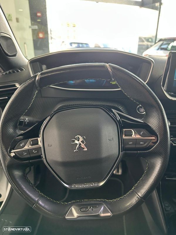 Peugeot e-2008 - 9