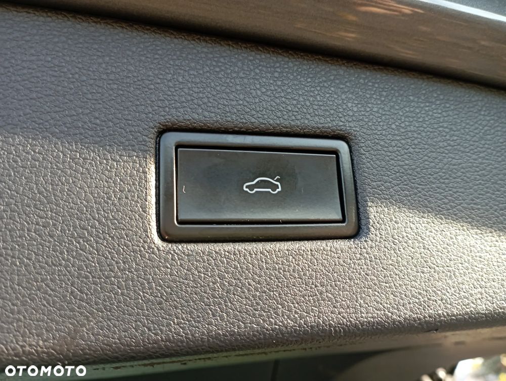 Volkswagen Tiguan - 32