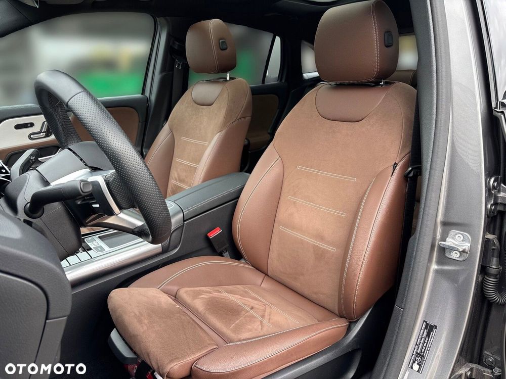 Mercedes-Benz GLA - 16