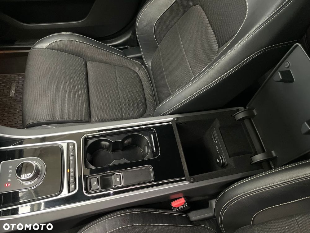 Jaguar XF 2.0 i4D AWD R-Sport - 29