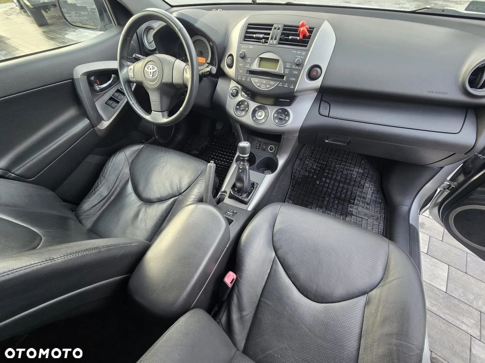 Toyota RAV4 2.2 D-4D Sol 180 - 10