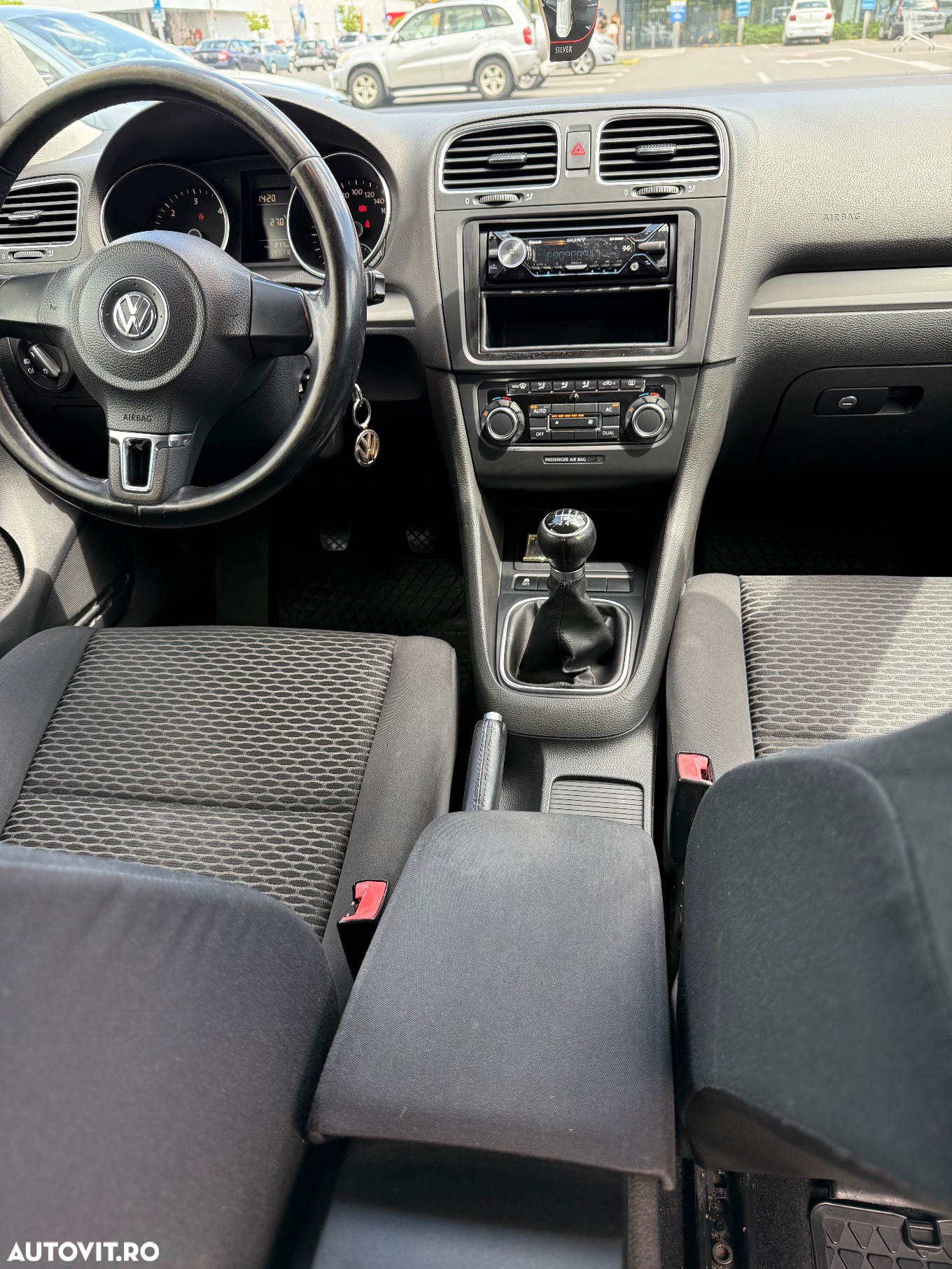 Volkswagen Golf - 8