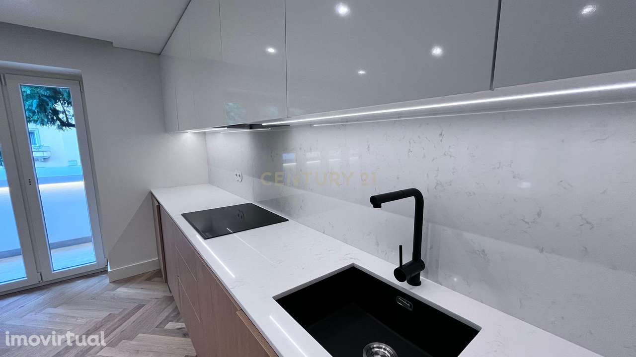 T3 com varandas nas Avenidas Novas – Lisboa - Grande imagem: 4/37