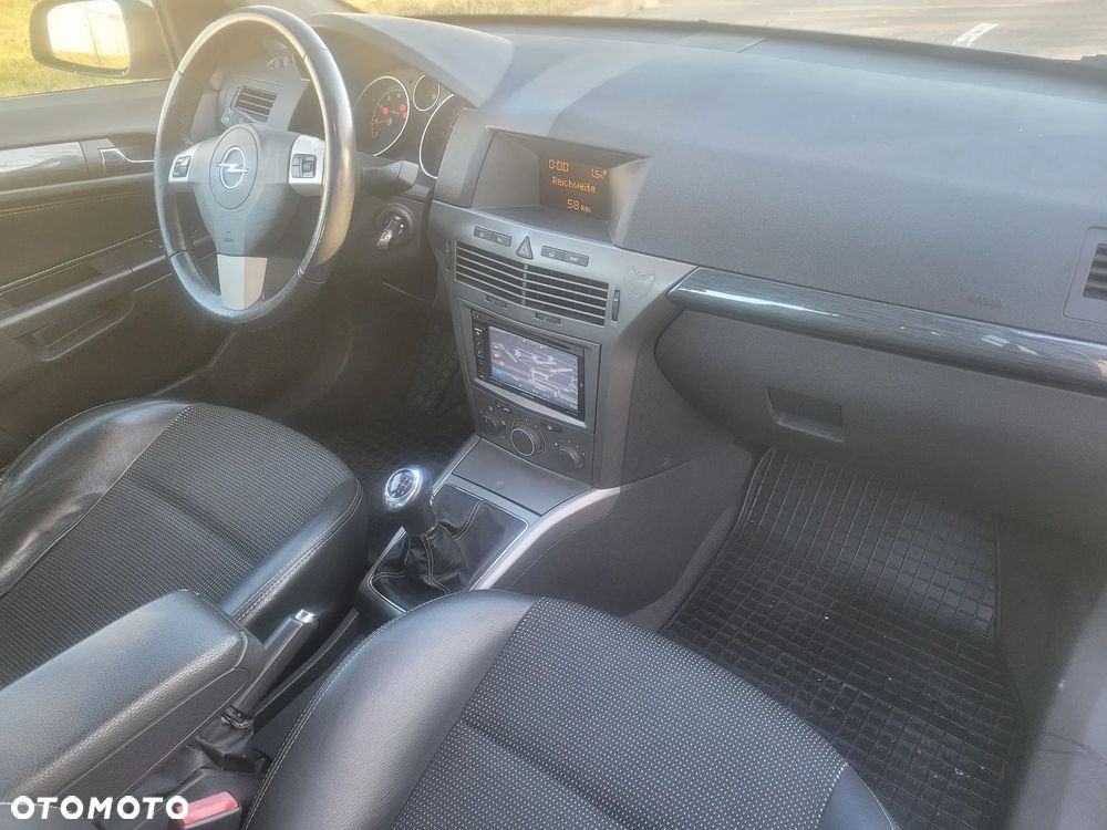 Opel Astra 2.0 Turbo Cosmo - 14