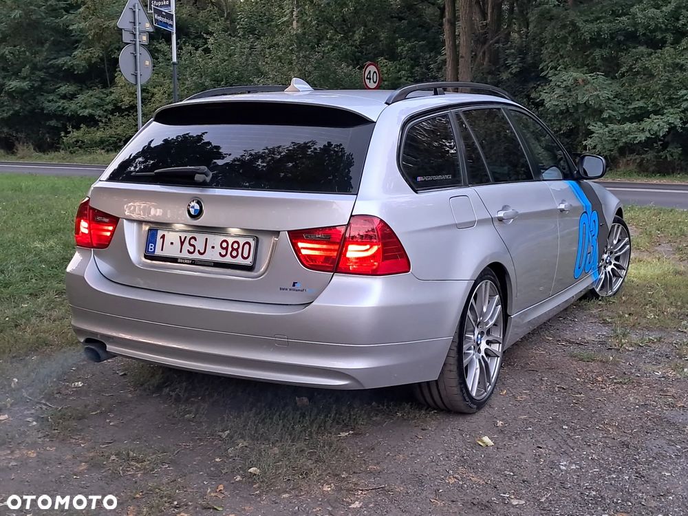 BMW Seria 3 318d Touring - 11
