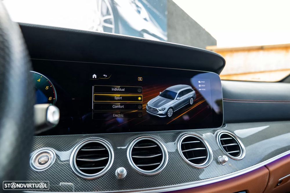 Mercedes-Benz E 300 de 4Matic T 9G-TRONIC AMG Line - 20