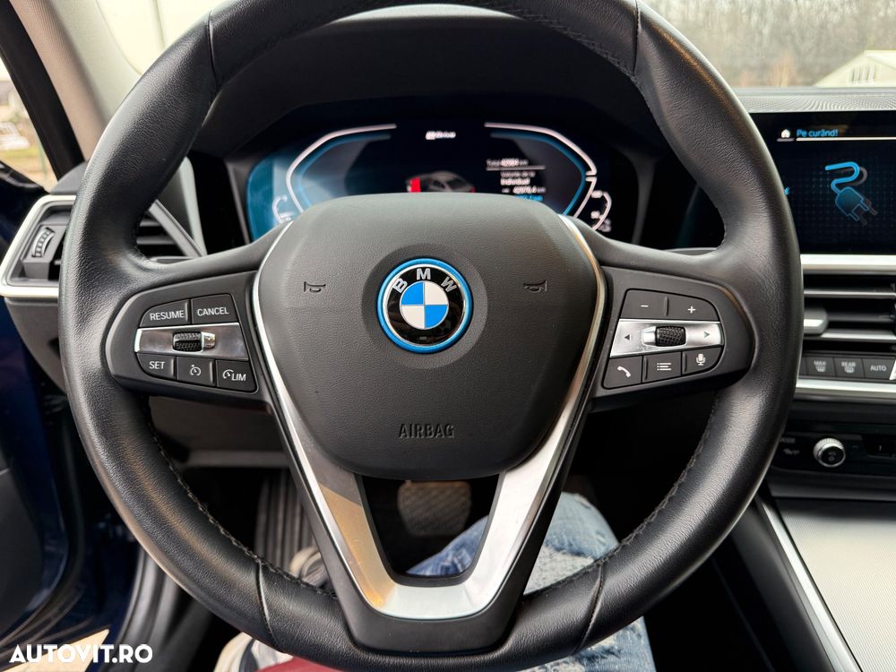 BMW Seria 3 330e Aut. Luxury Line - 12