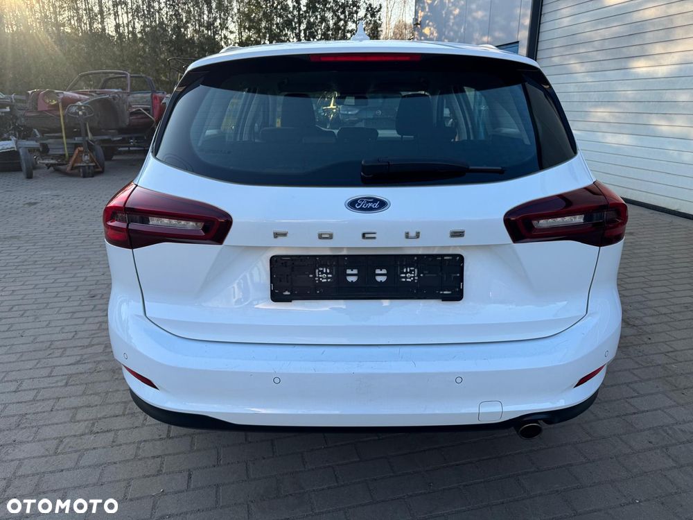 Ford Focus SW 1.5 EcoBlue S&S TITANIUM - 6