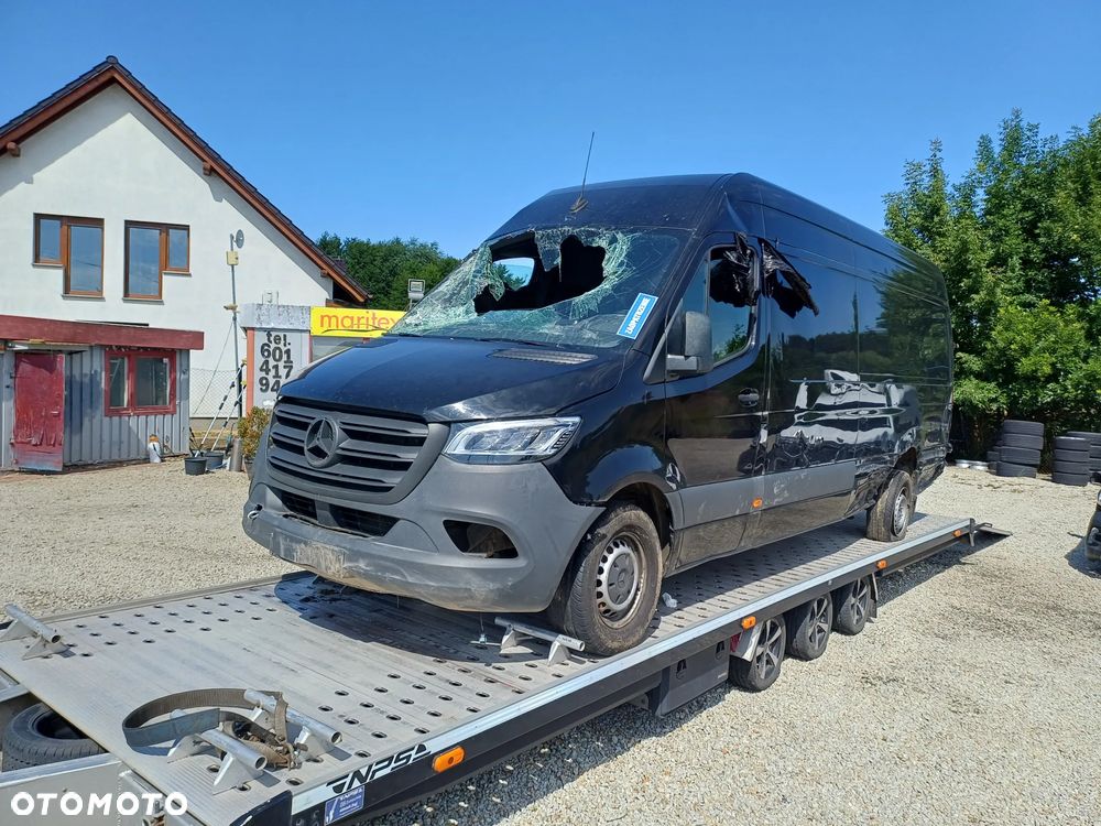 Mercedes-Benz Sprinter - 12
