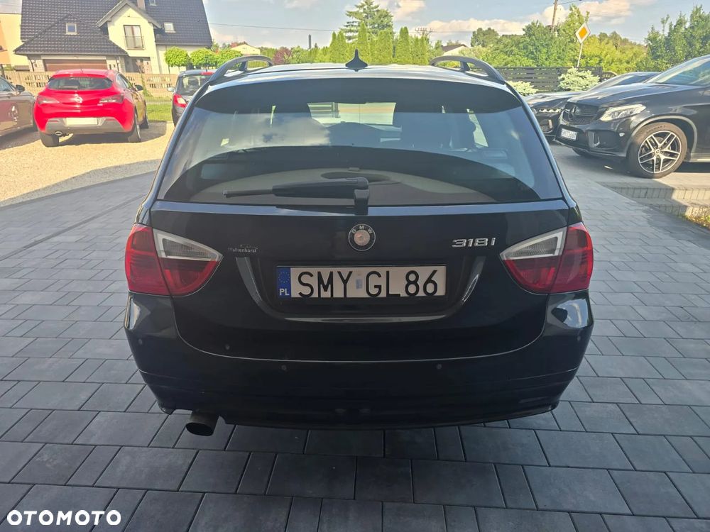 BMW Seria 3 318i Touring - 8