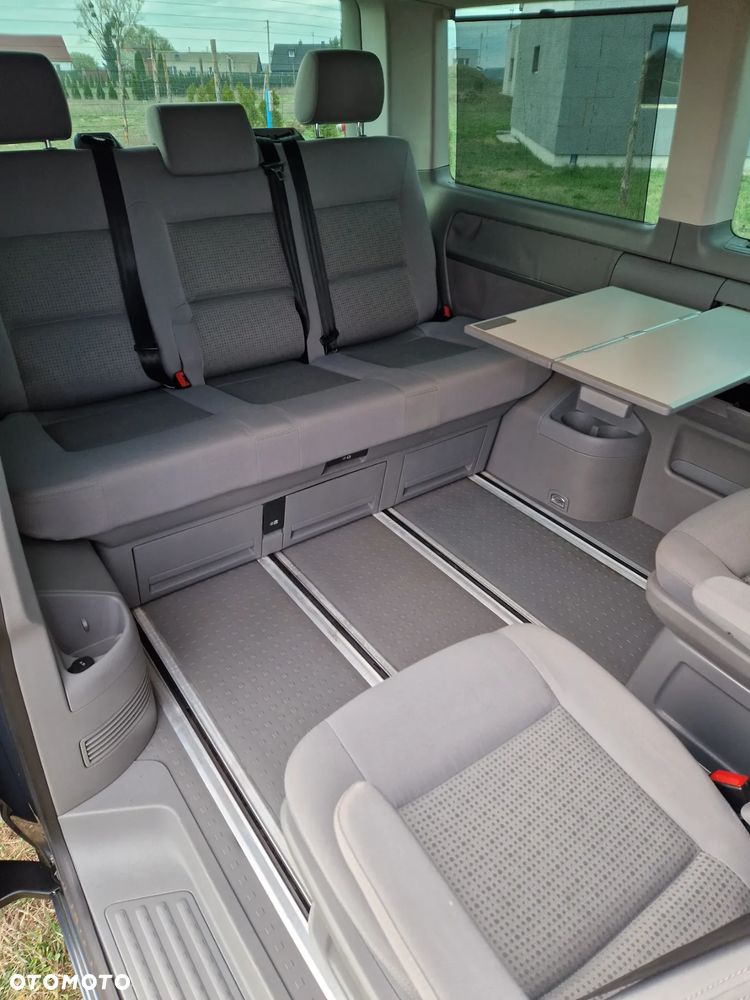 Volkswagen Multivan - 18