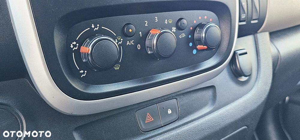 Renault TRAFIC III Vivaro Talento Movano - 30