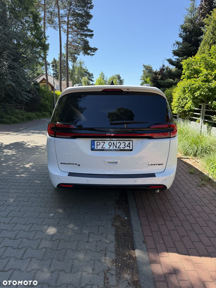 Chrysler Pacifica - 5