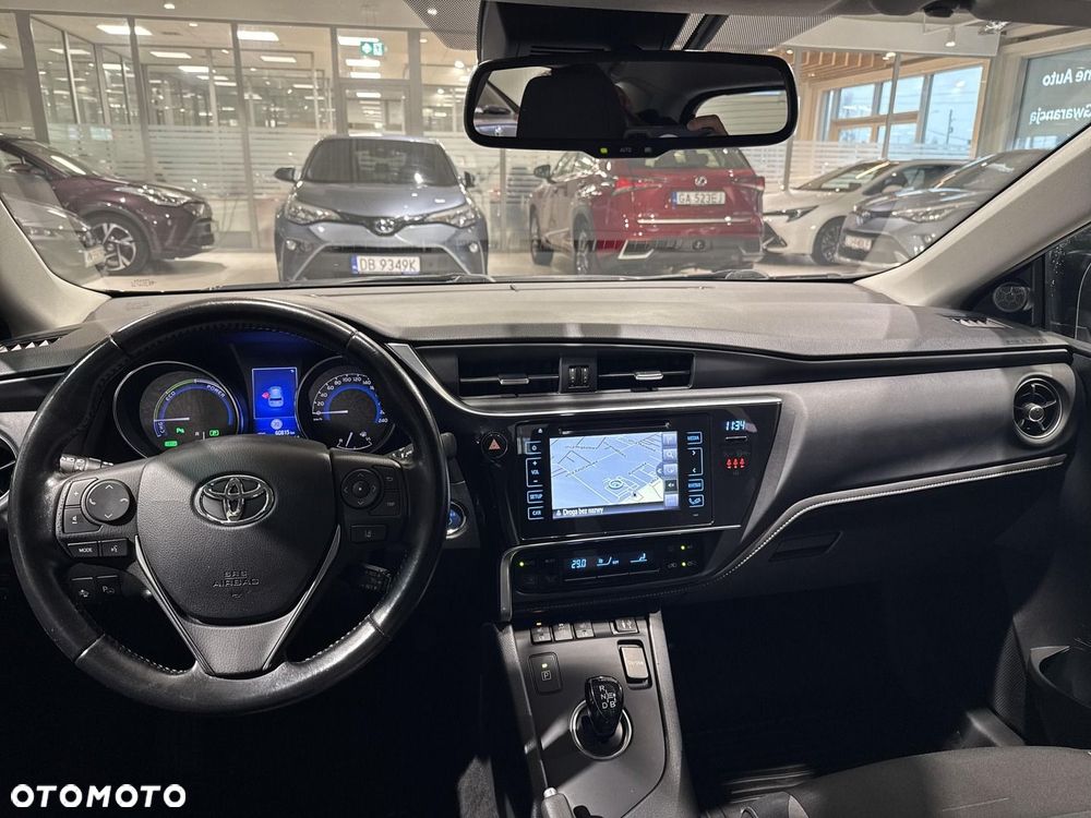 Toyota Auris - 11
