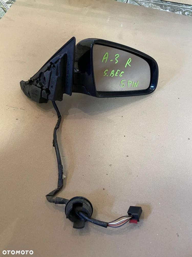 Lusterko Prawe Audi A3 8P SportBack 5 PIN - 2