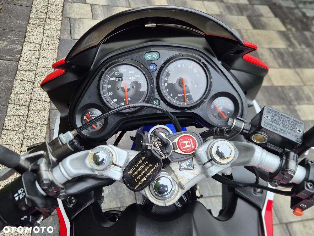 Honda CBR - 13