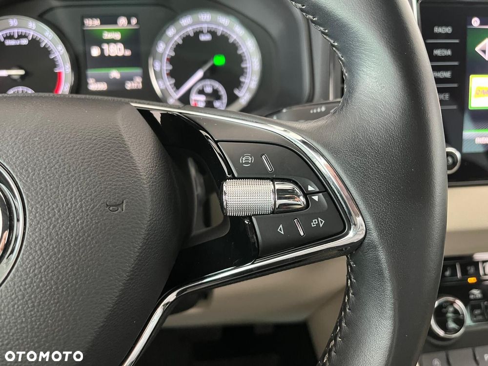 Skoda Karoq 2.0 TDI SCR 4x4 Style DSG - 24