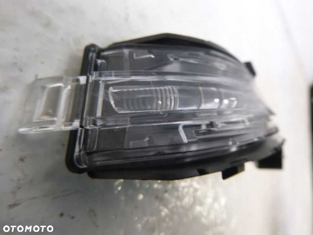 SKODA KAROQ KODIAQ KIERUNKOWSKAZ LAMPKA BOCZNY BOCZNA LEWY PRAWY - 6