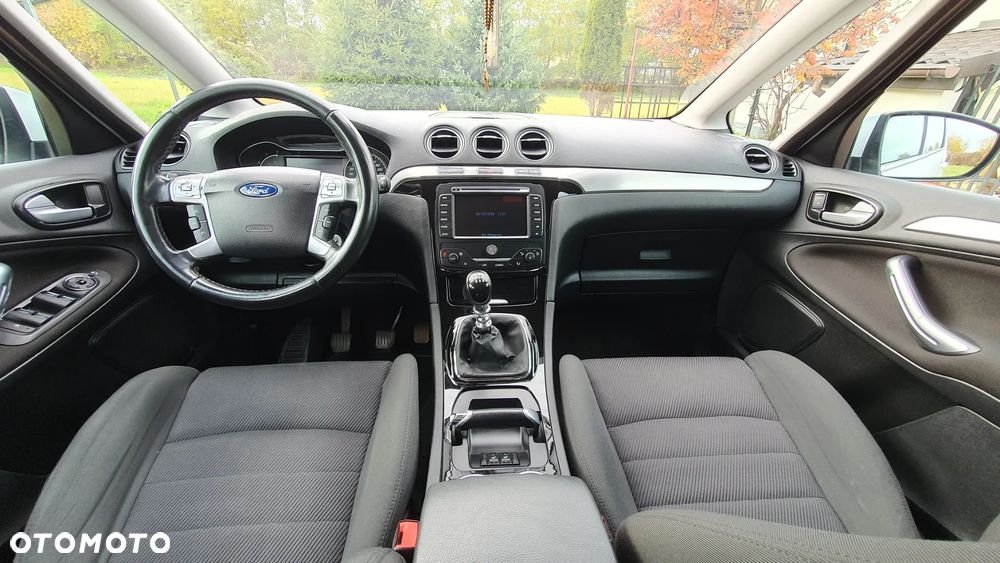 Ford S-Max - 13