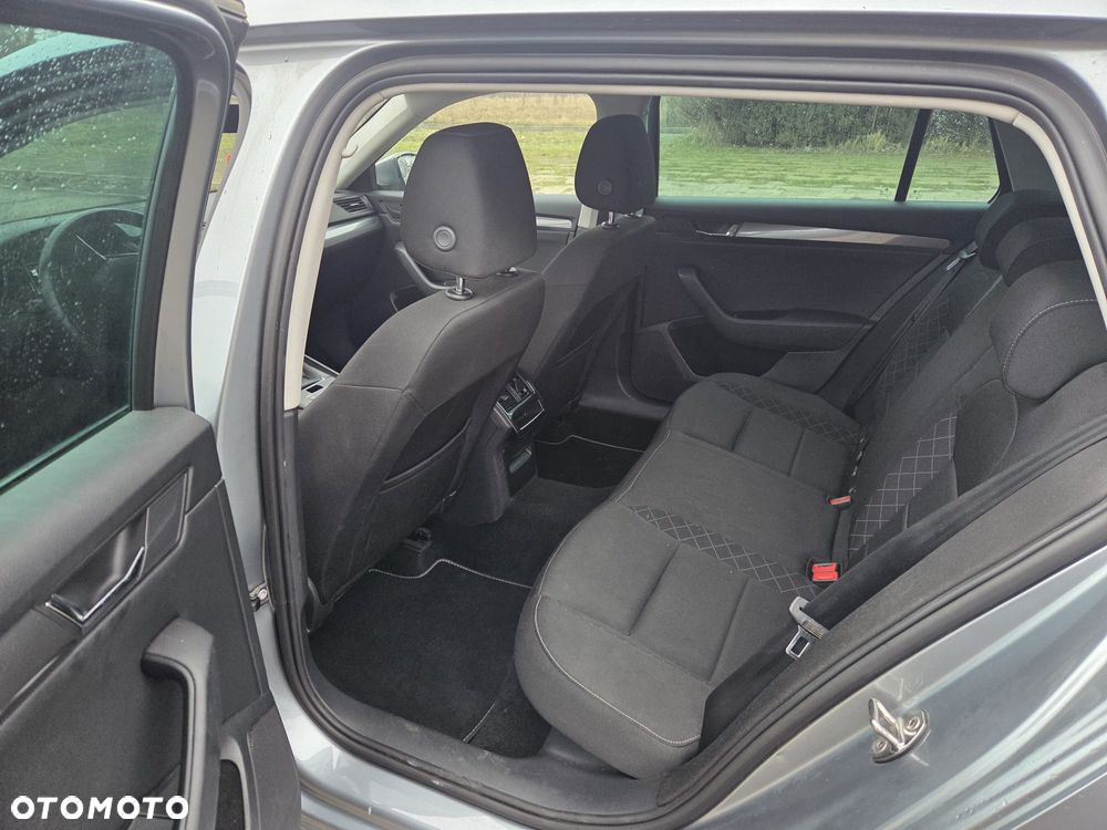 Skoda Superb 2.0 TDI Active - 33