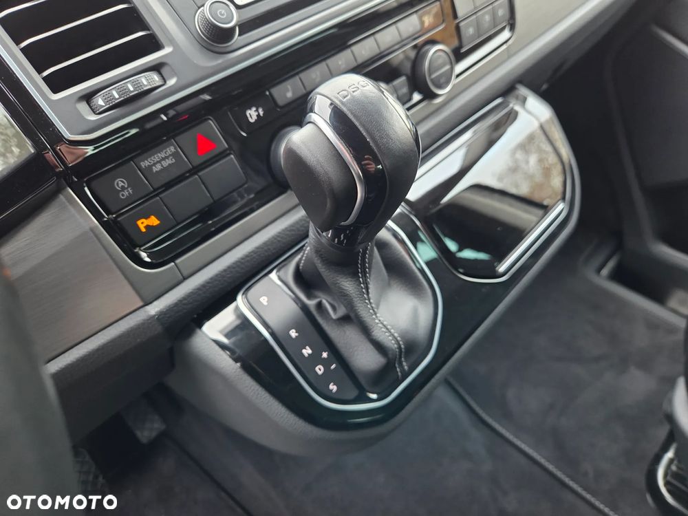 Volkswagen Multivan - 30
