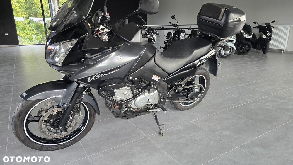Suzuki V-STROM - 2