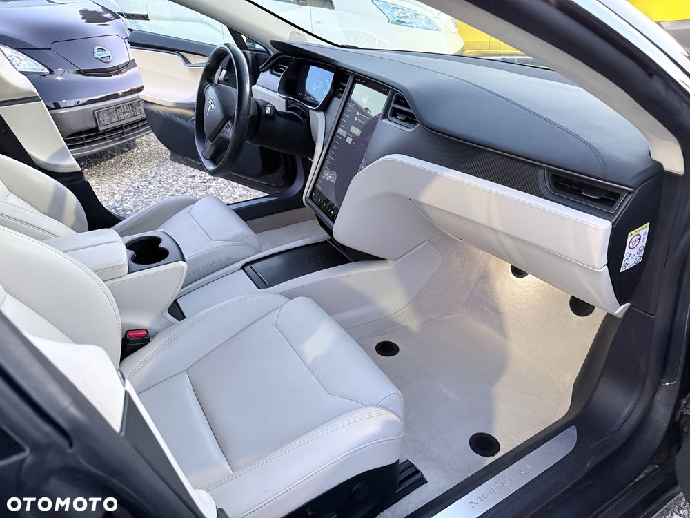 Tesla Model S - 18