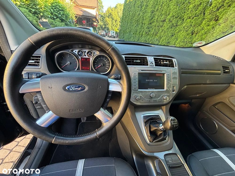 Ford Kuga 2.0 TDCi 4x4 Titanium - 28