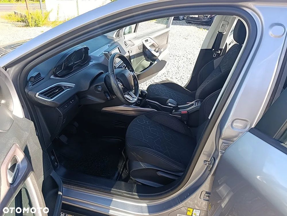 Peugeot 2008 1.2 Pure Tech Access EU6 - 17