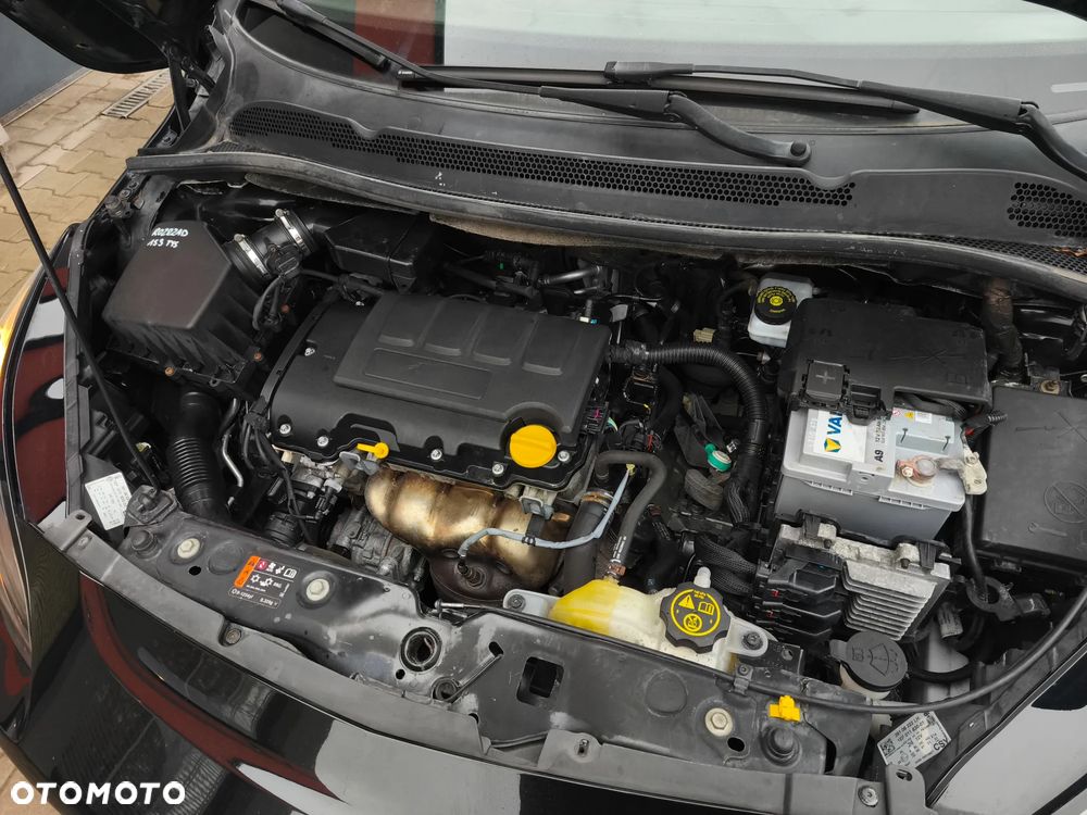 Opel Corsa 1.2 Cosmo - 23