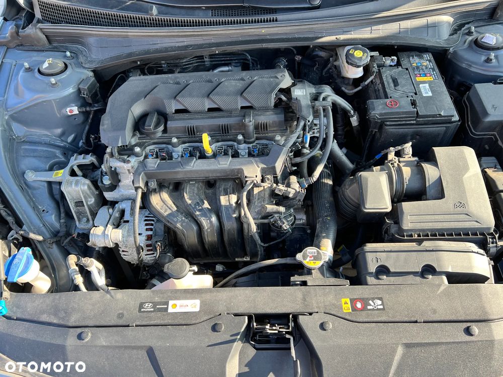 Hyundai Elantra - 30