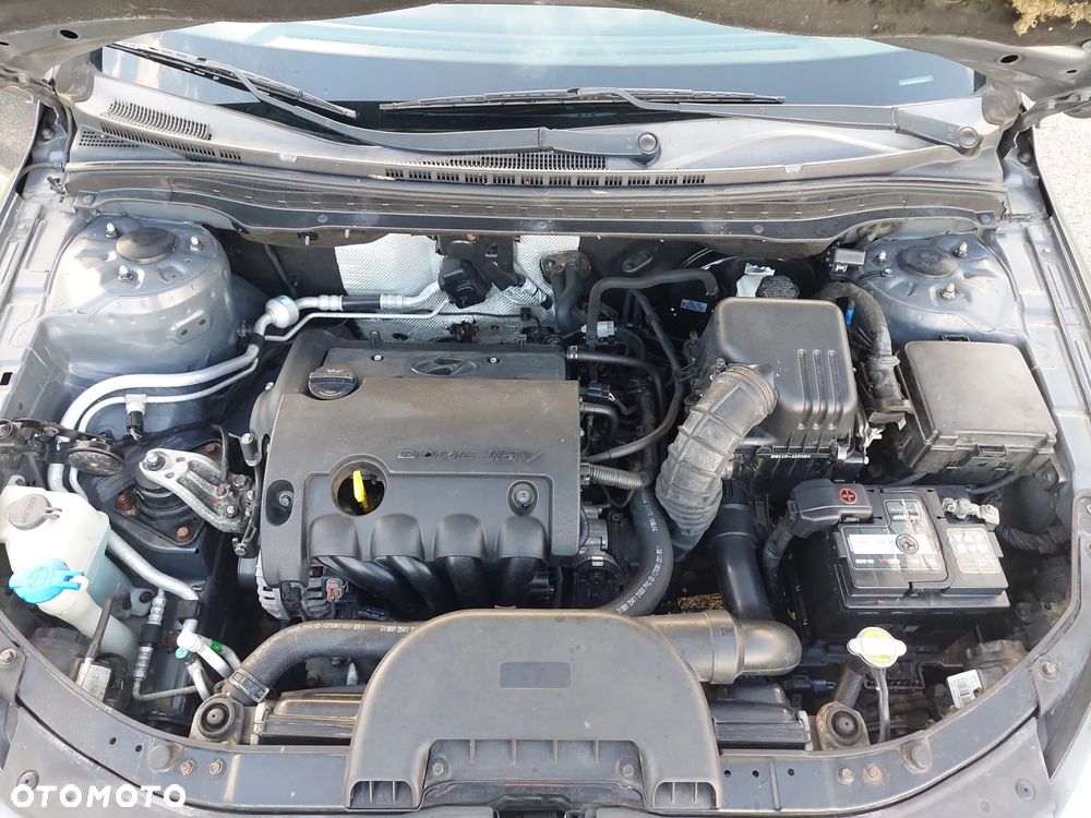 Hyundai i30 1.4 Base + - 24