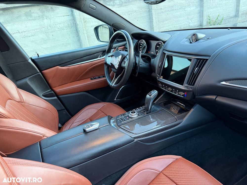Maserati Levante - 12