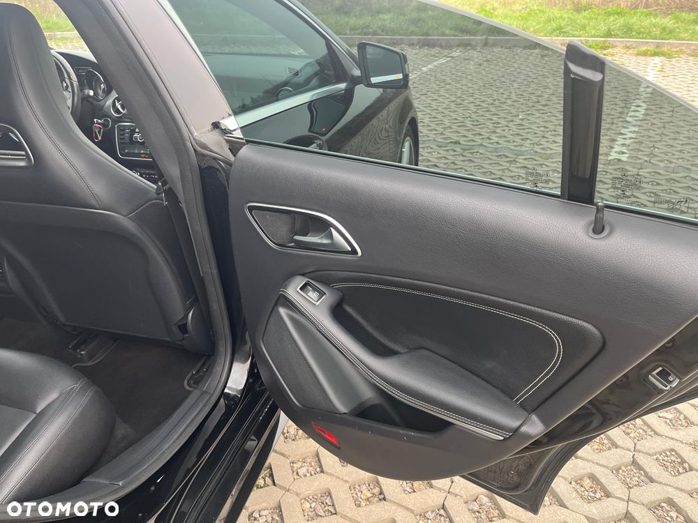 Mercedes-Benz CLA 250 4Matic 7G-DCT AMG Line - 20