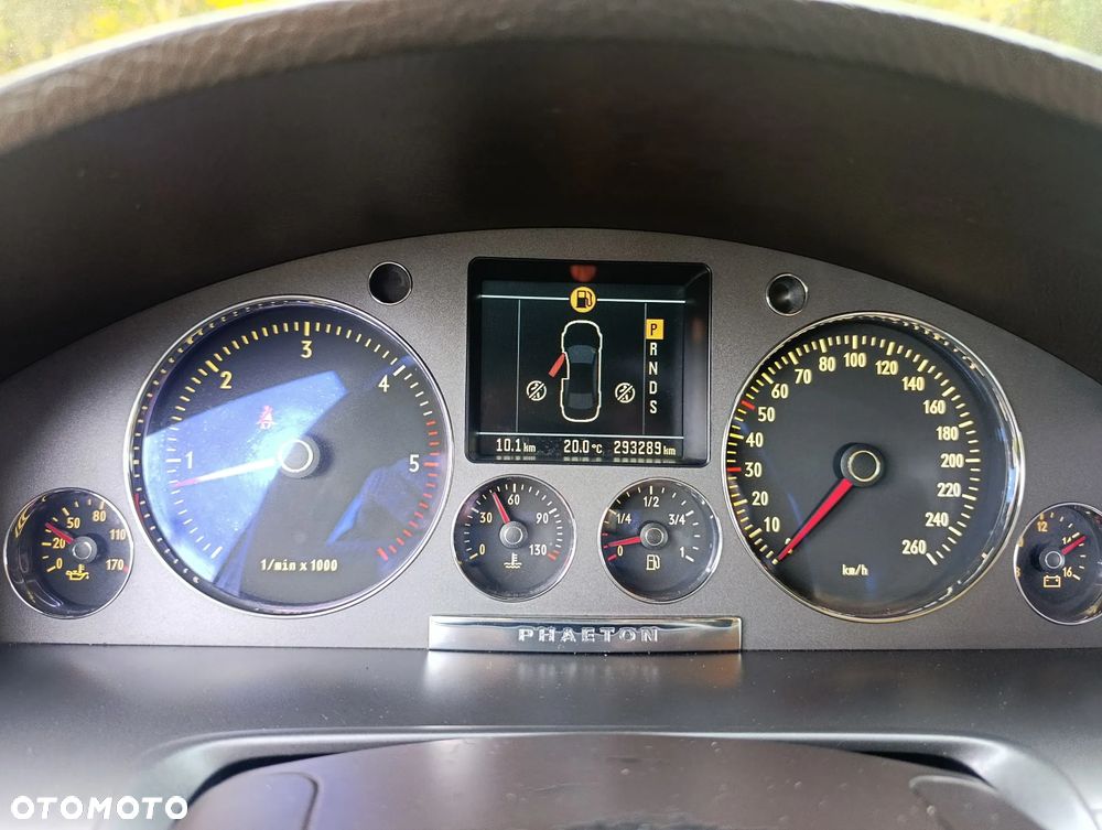 Volkswagen Phaeton - 23