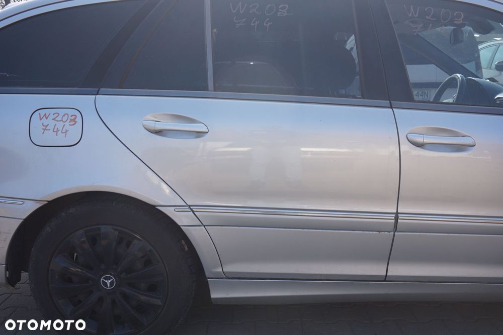 DRZWI TYLNE PRAWE C-KLASA W203 KOMBI 744  SREBRNY MERCEDES 2000-2007 - 3