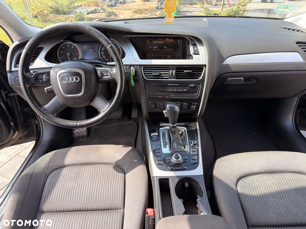 Audi A4 Limousine - 8