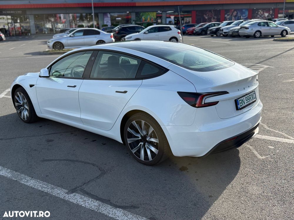 Tesla Model 3 - 6