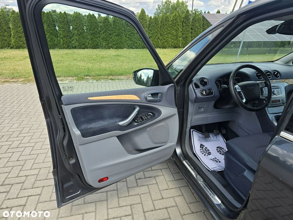 Ford Galaxy - 14