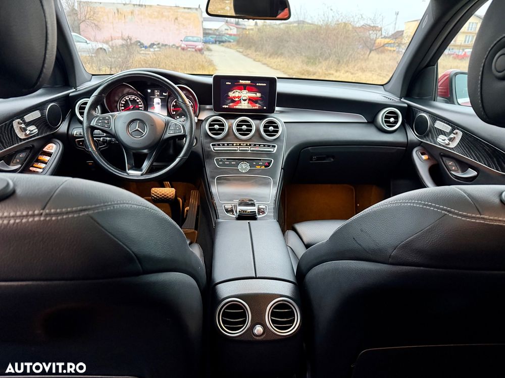 Mercedes-Benz GLC 300 4Matic 9G-TRONIC AMG Line - 28