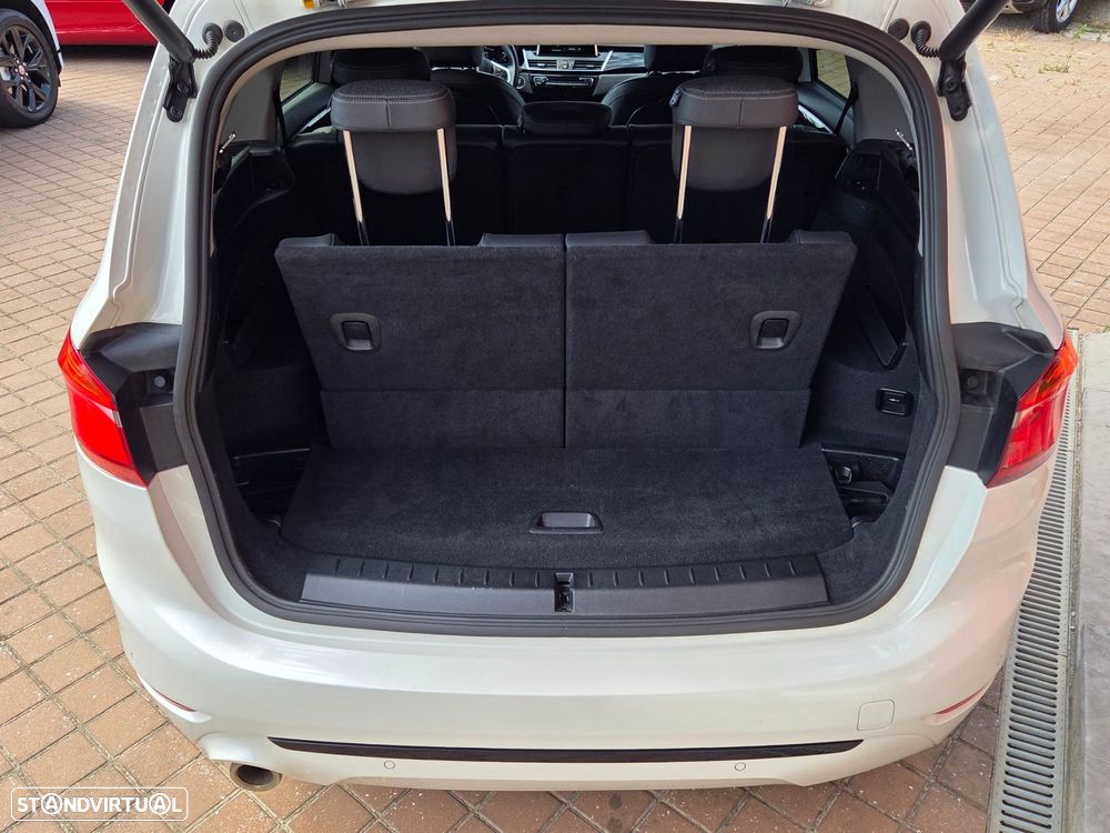 BMW 218 Gran Tourer i Line Luxury Auto - 32