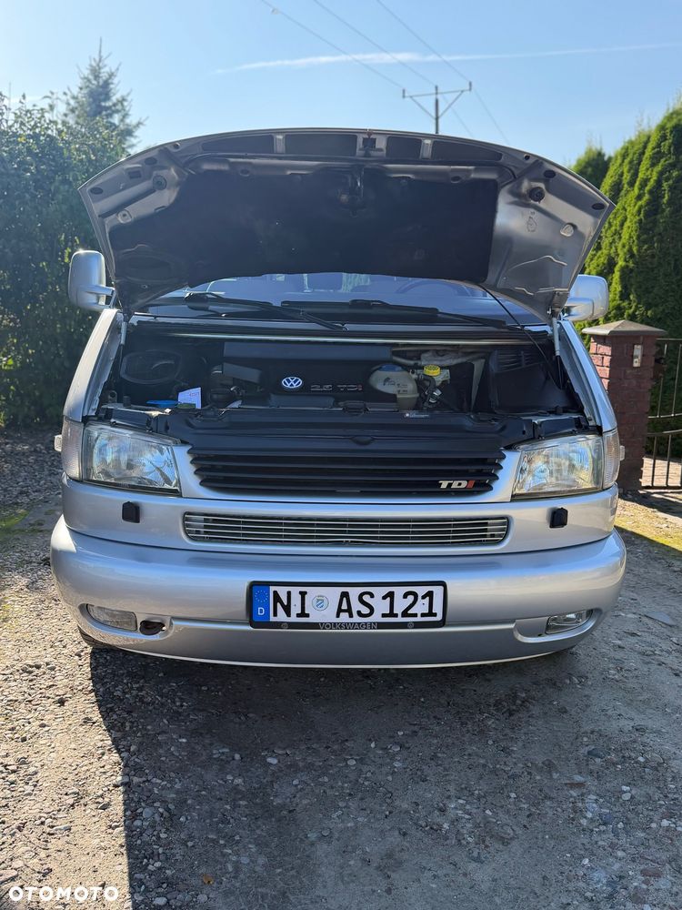 Volkswagen Multivan - 22
