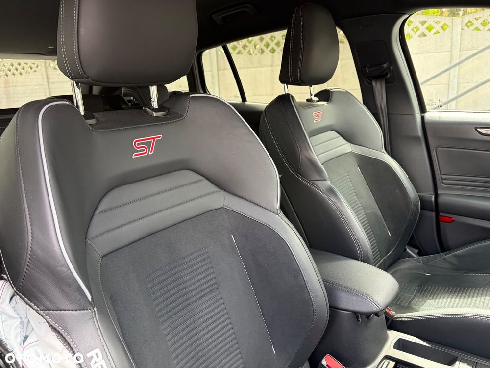 Ford Focus 2.0 EcoBlue ST - 28