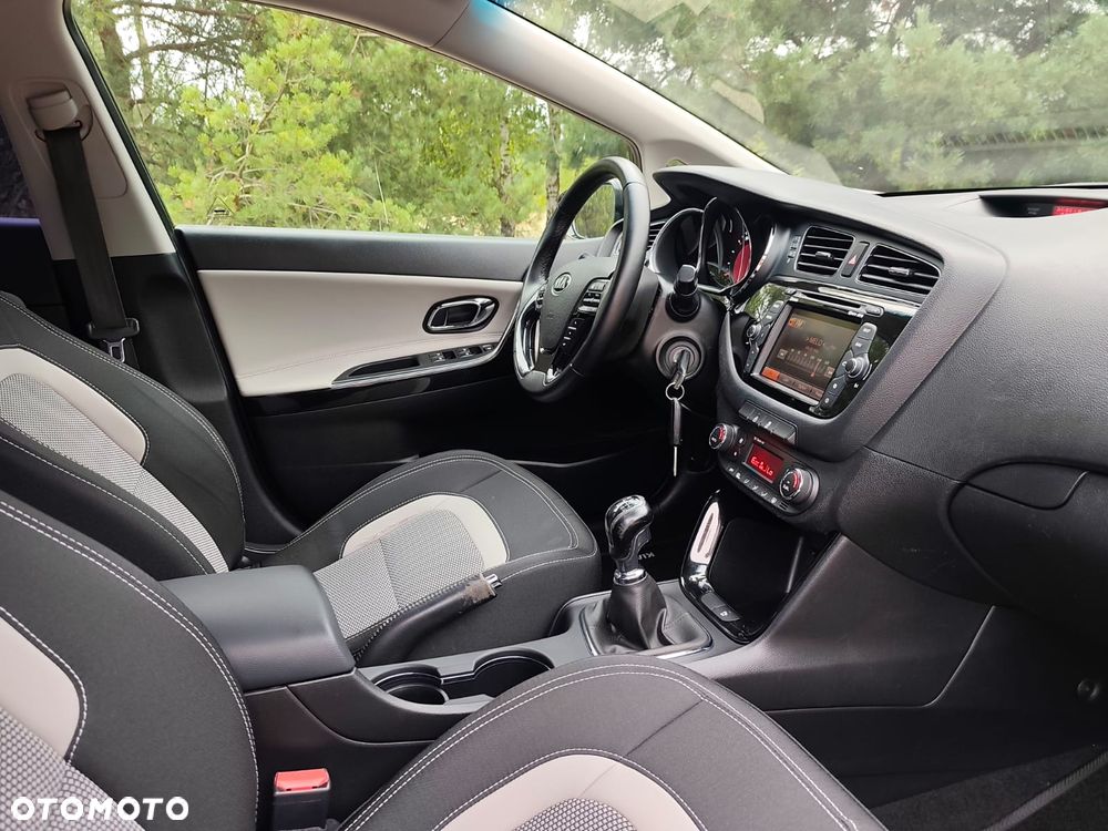 Kia Ceed 1.6 GDI L Business Line - 19